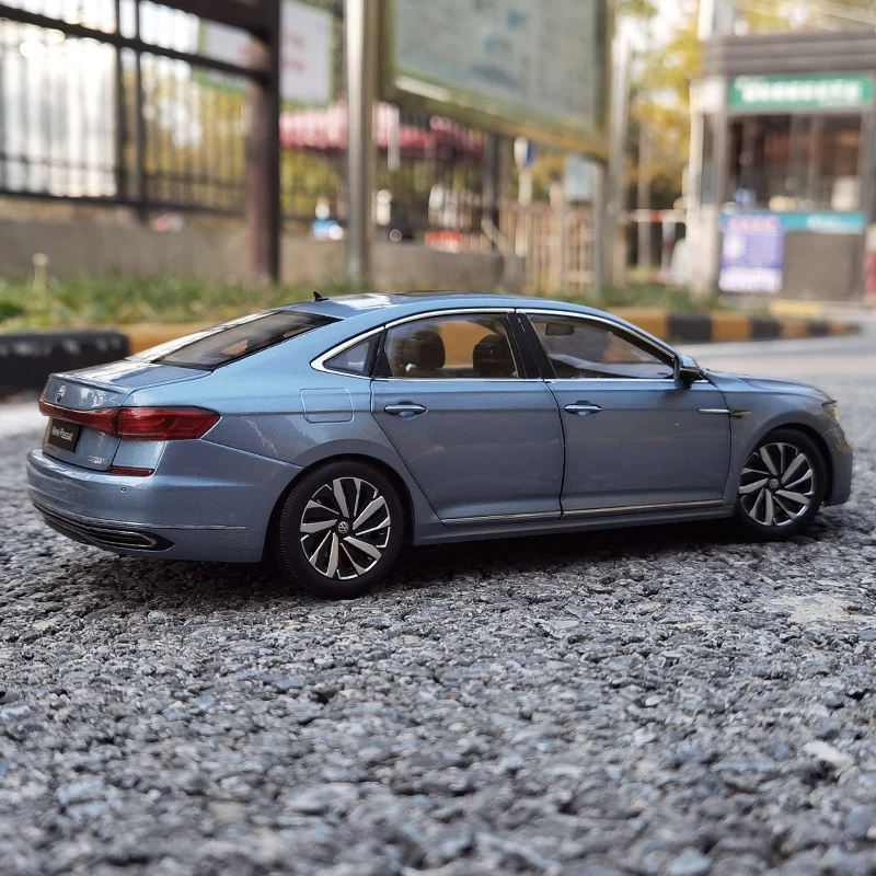 1:18 SAIC Volkswagen Passat 2022 star version alloy car model collection display gift to friends and relatives