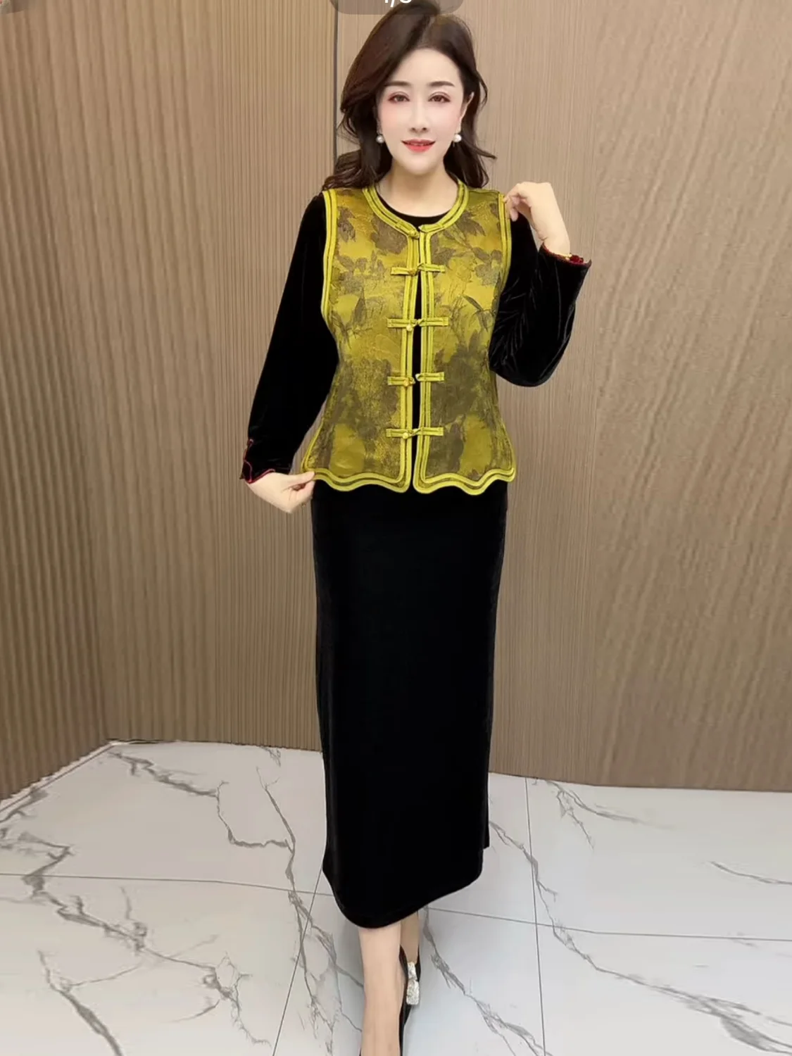 

Ele Embroidered Silk Satin Svel Vest Loose Fit Faionable Spring Clothing for Mom Middle-Aged Women Slimming Jaet