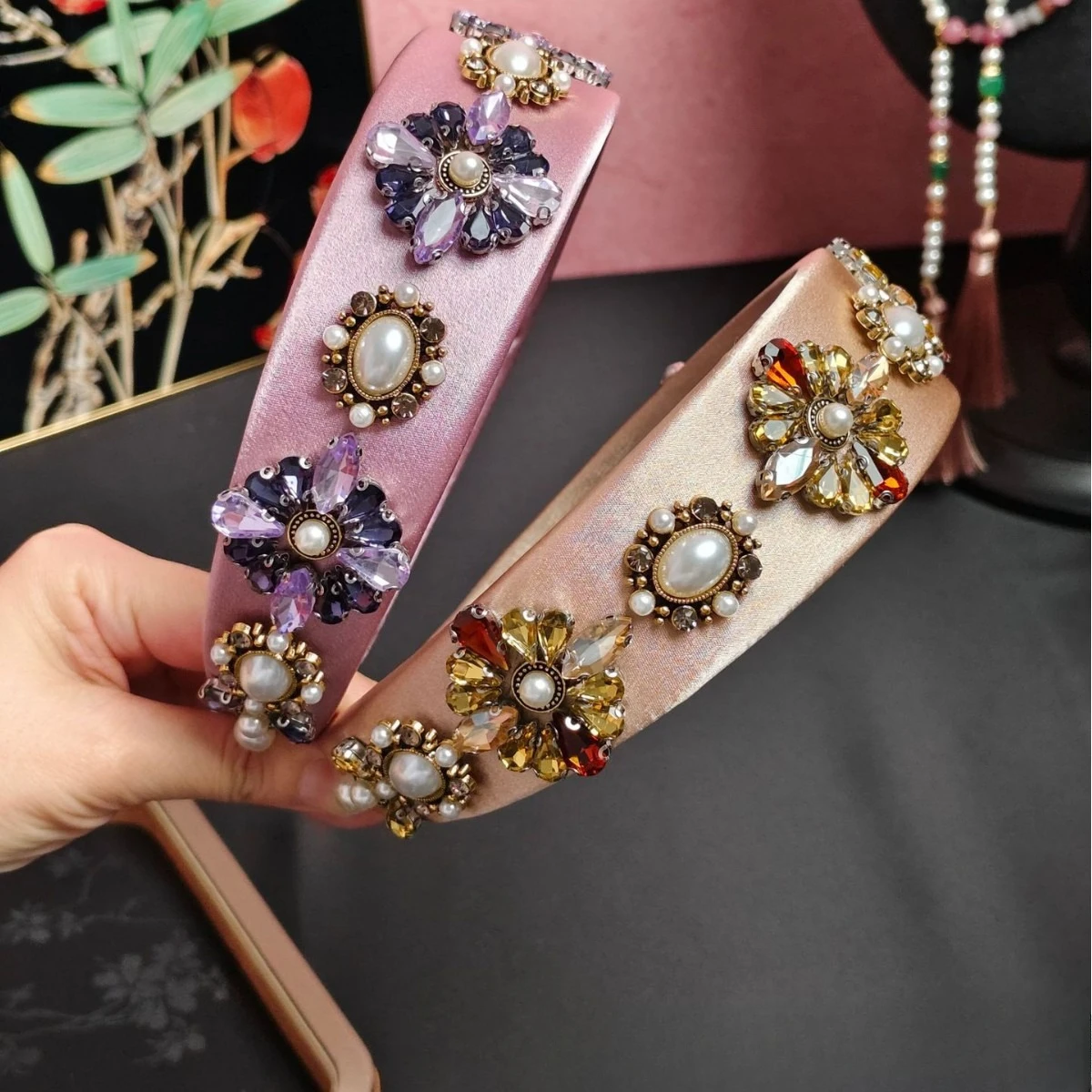 عصابة رأس ألماس لامعة كلاسيكية على الموضة الأوروبية والأمريكية، إكسسوار شعر رائع متعدد الاستخدامات للنساء