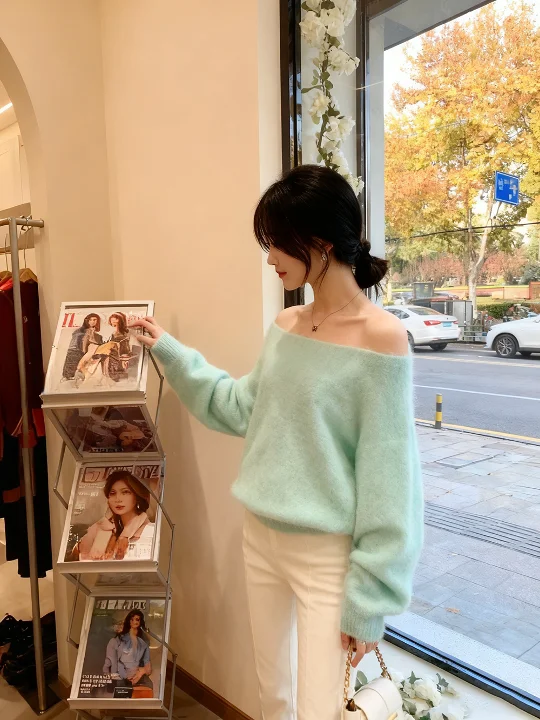 

Стильный короткий вязаный свитер-топ в корейском стиле: уникальный, красивый, модный, повседневный, свободного кроя, с дизайнерскими вырезами на плечах