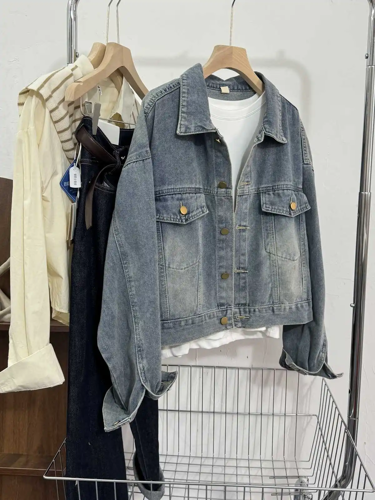 سترة كلاسيكية من قماش الدنيم الأزرق القصير للنساء لربيع الخريف وياقة مقلوبة معطف جينز غير رسمي ملابس خارجية نسائية متعددة الاستخدامات