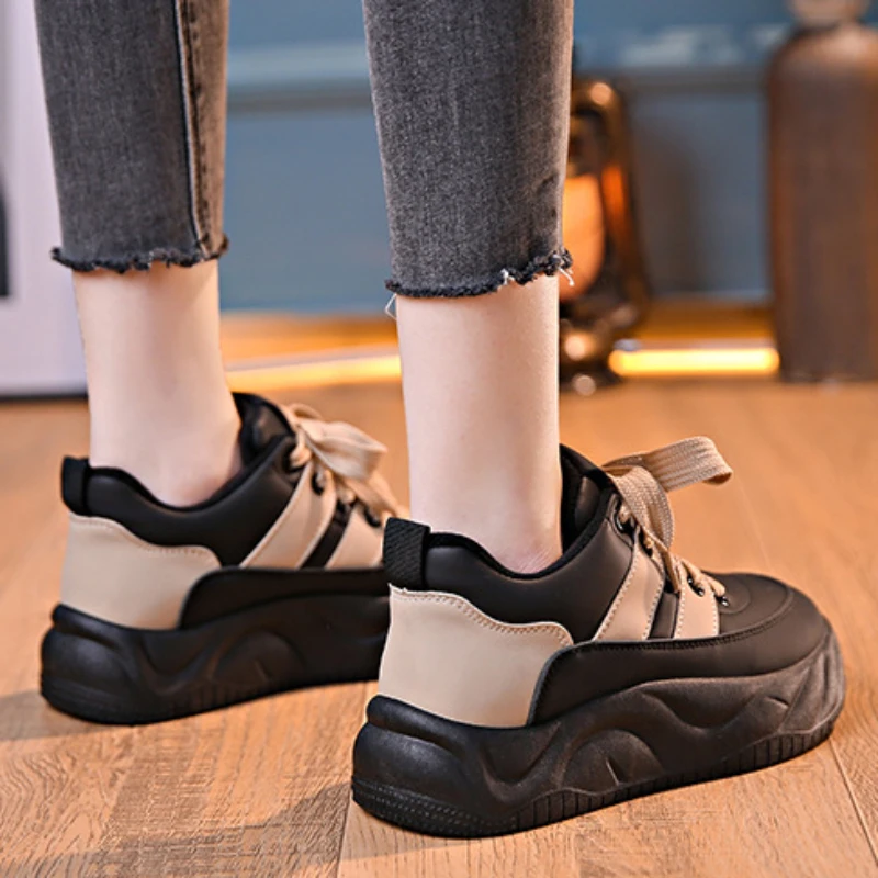 Leather Shoes for Women Retro 2024 Autumn New Korean Style Sneakers Student Thick Sole Flat Lace Up Anti Slip Casual Sport Shoes image 3