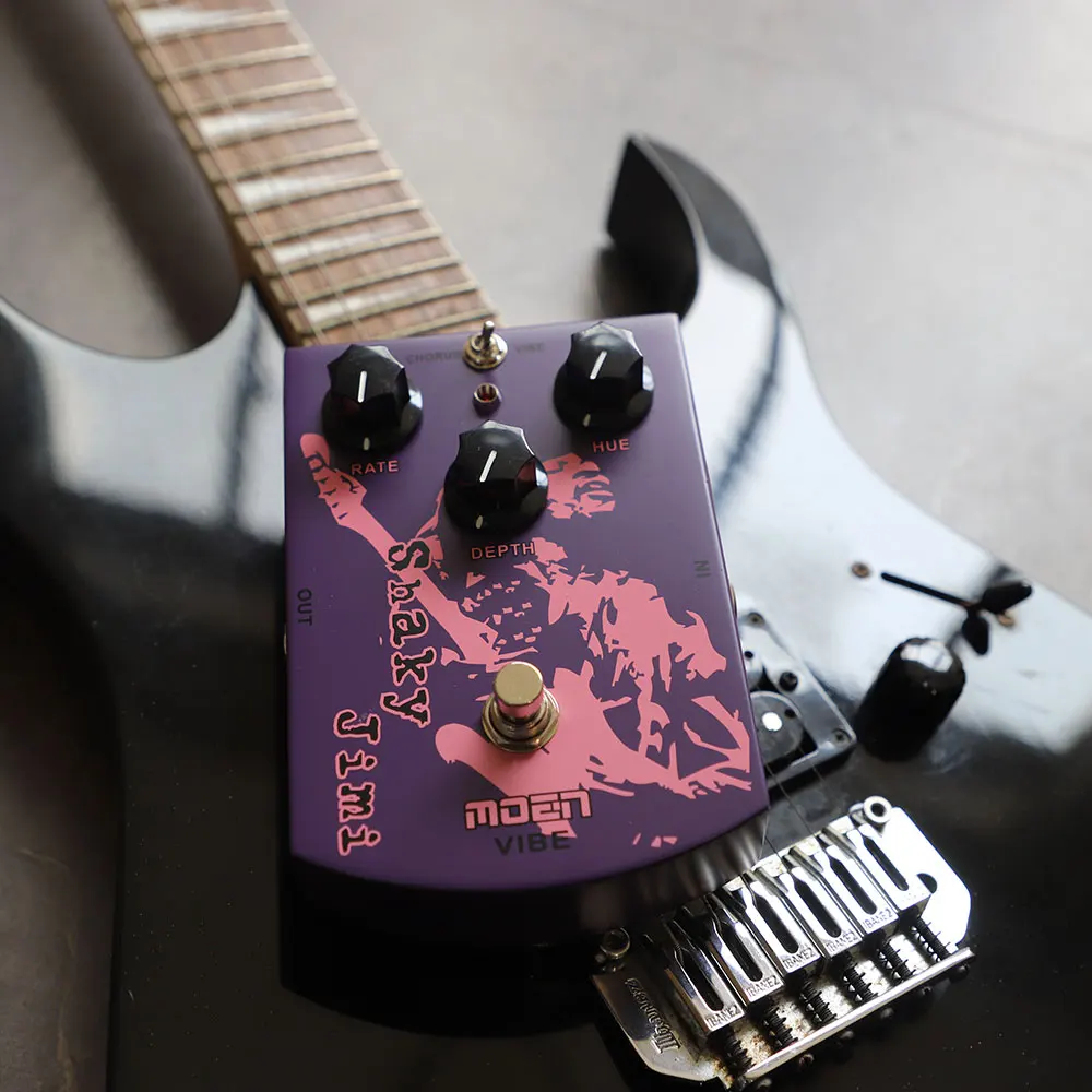 MOEN MO-VB Shaky Jimi Vibrato Chorus Guitar Effect Pedal True Bypass Aluminum Alloy Shell with LED light
