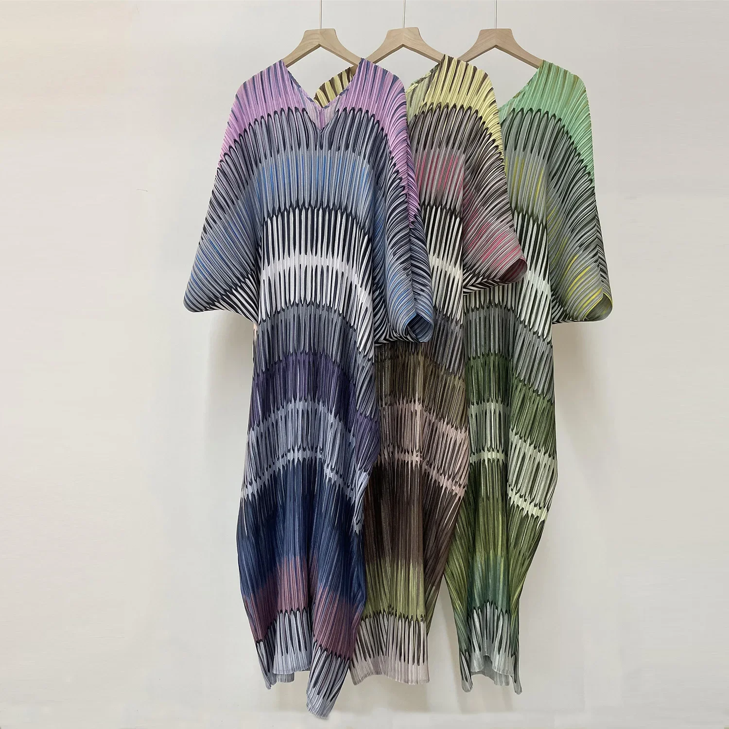 Imagem -06 - Miyake-v-neck Listrado Solto Vestido Plissado Roupa de Festa Estampada Roupa High-end Novo Design 2023