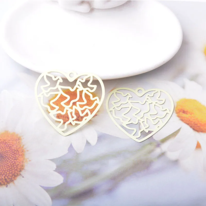20 Stück Ausverkauf AB2085 Messing-Filigran-Schmuck Friedenstaube Anhänger Herzanhänger DIY Damen Ohrring Zubehör – Detail 12