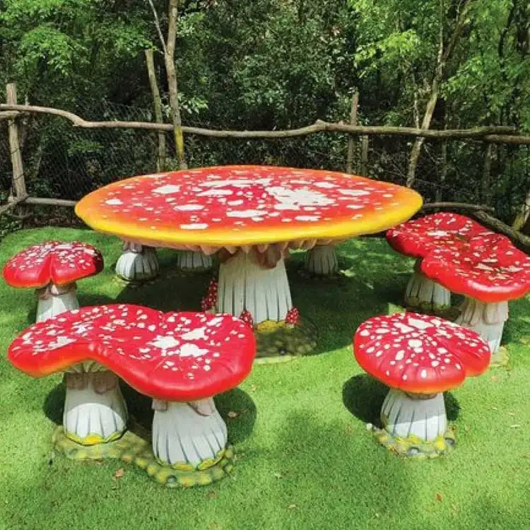 

Garden Decoration Life Size Cartoon One Piece Resin Fiberglass Statue Large Garden Mushroom Statues
