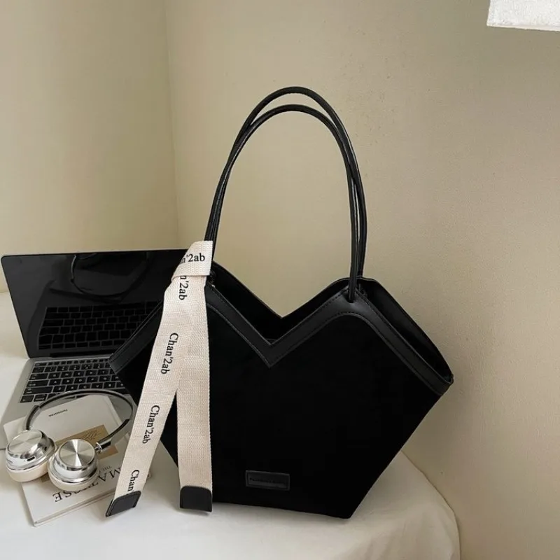 

Women's Leather Messenger Bag Crossbody Style Adjustable Strap Elegant Design Famous Brand Handbags For Commute