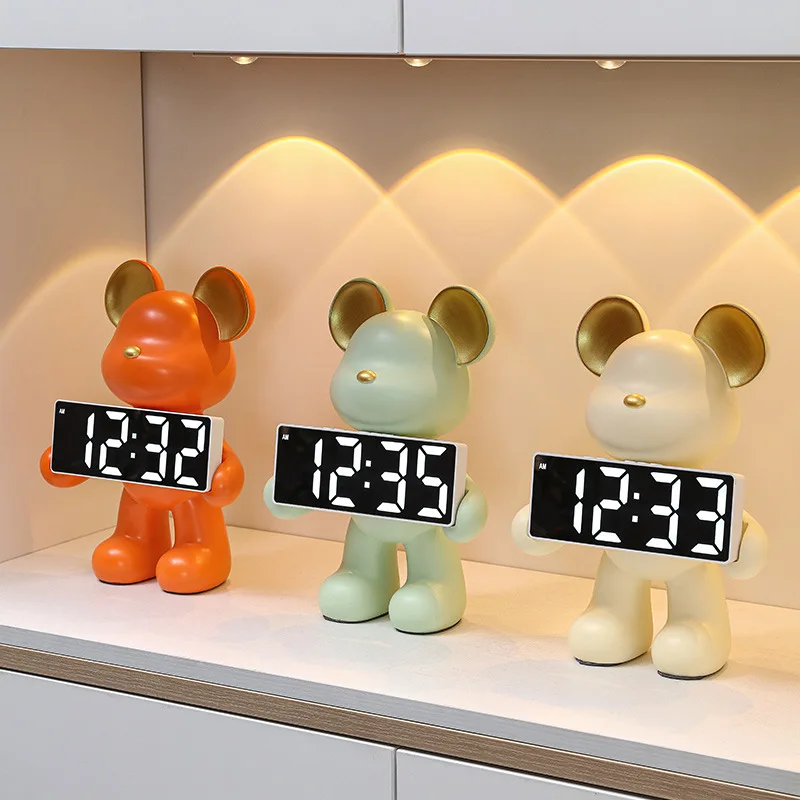 Nordic Creative Resin Bear Clock Ornament Living Room Piggy Bank Bedroom Desktop LED Time Display Wine Cabinet Decoration Craft