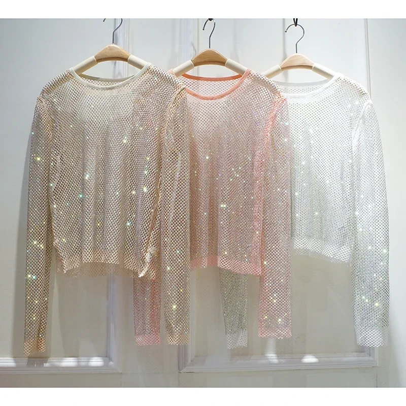 Verão novas senhoras temperamento strass em torno do pescoço manga longa brilhante luz das estrelas oco brilhante camisa de fundo feminino tendência superior