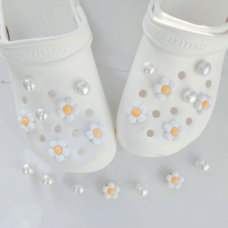 14PCS Fashion Shoe Charms Set Accessories Hole Shoe Buckle Summer White Daisies Pearls DIY Shoes Decorations for Bogg Bag