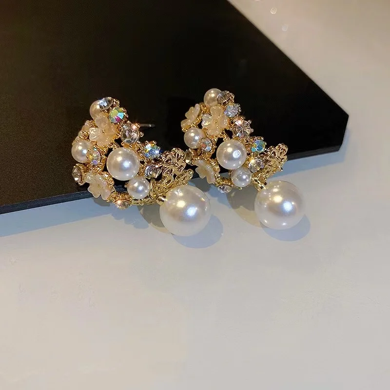 New Arrival Pearl Vintage Geometric Simple Micro Inlaid Hollow Flower Women Dangle Earrings Fashion Sweet Elegant Lady Jewelry