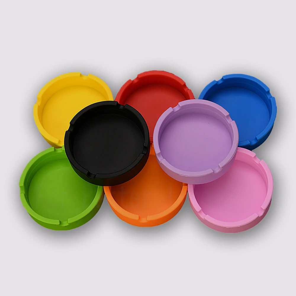 1 piece Portable Fluorescent Luminous Ashtray Anti-Scalding Cigarette Holder Eco-Friendly Soft Round Silicone Ashtray Ash Tray