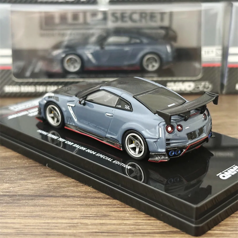 

INNO 1/64 GTR R35 2024 TOP SECRET EDITION Серый цвет, запасы в коллекции 2025 года, подарочная масштабная модель автомобиля