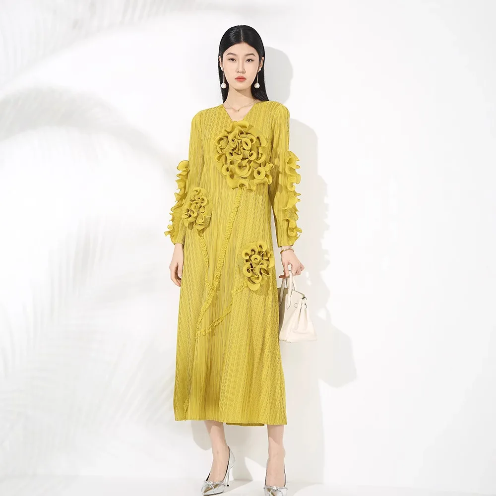 

Miyake Pleated Dress for Women 2025 New Loose Large Size High-end Tray Flower Dense Edge V-neck Long Sleeve Fashion Base Skirt