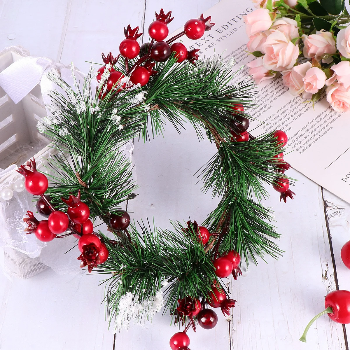 

Handmade Resin Berry Wreath Garland for Door Wall Window Garden Wedding Home Decor Romantic Ambient Fake Plant Swag Round Shape