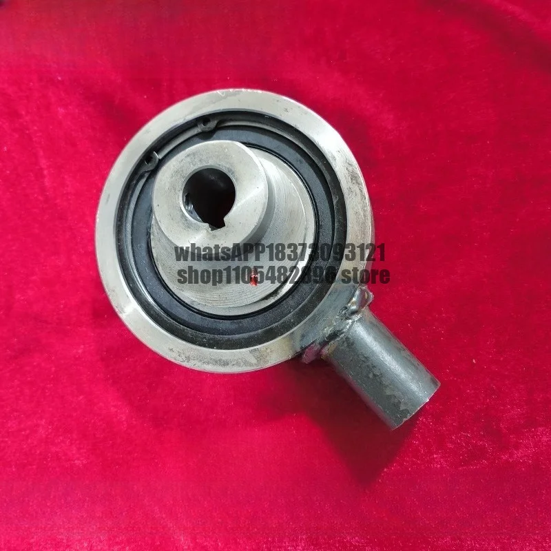 Fruit farmers Soybean corn sieve Vibrating sieving machine Glove machine Bag cutting machine Cam eccentric shaft wheel Bearing