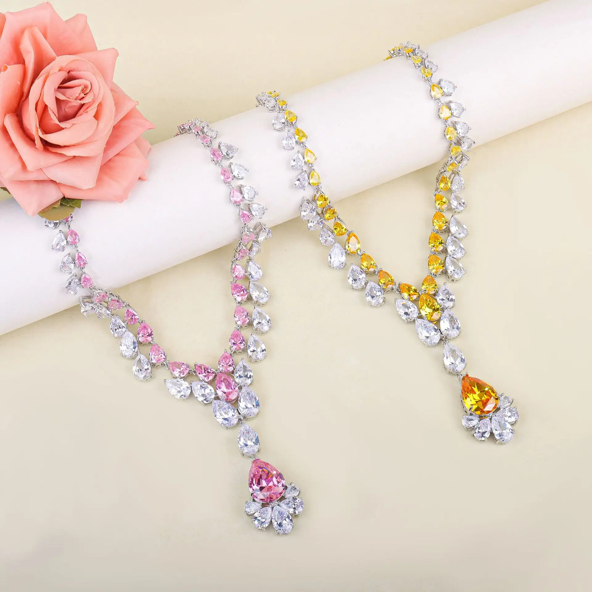 

Luxury Water Drop Zircon Necklace for Women Elegant Shiny Clavicle Chain Wedding Party Jewelry