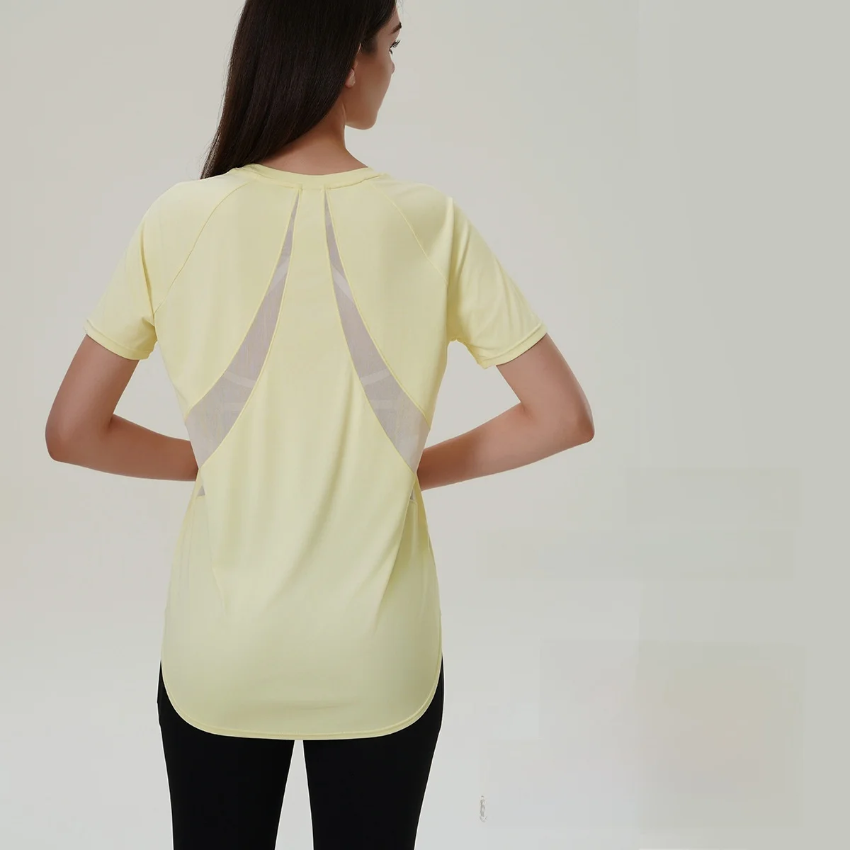 

Спортивная блузка средней длины с короткими рукавами, быстросохнущая универсальная футболка для йоги, профессиональный тренировочный топ для бега и фитнеса для женщин