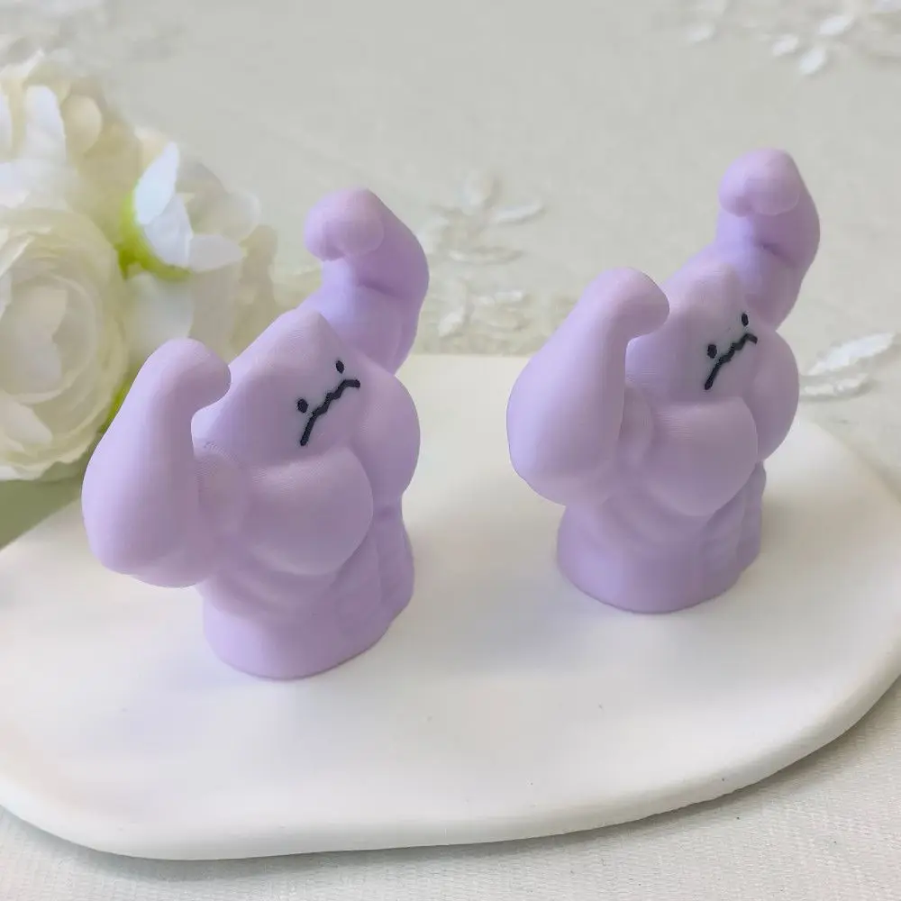Novedosa Escultura Antiestrés de Pokémon: Ditto Musculoso Transformado con Diseño Divertido en Contraste, Ideal para Decoración Diaria de Mesa