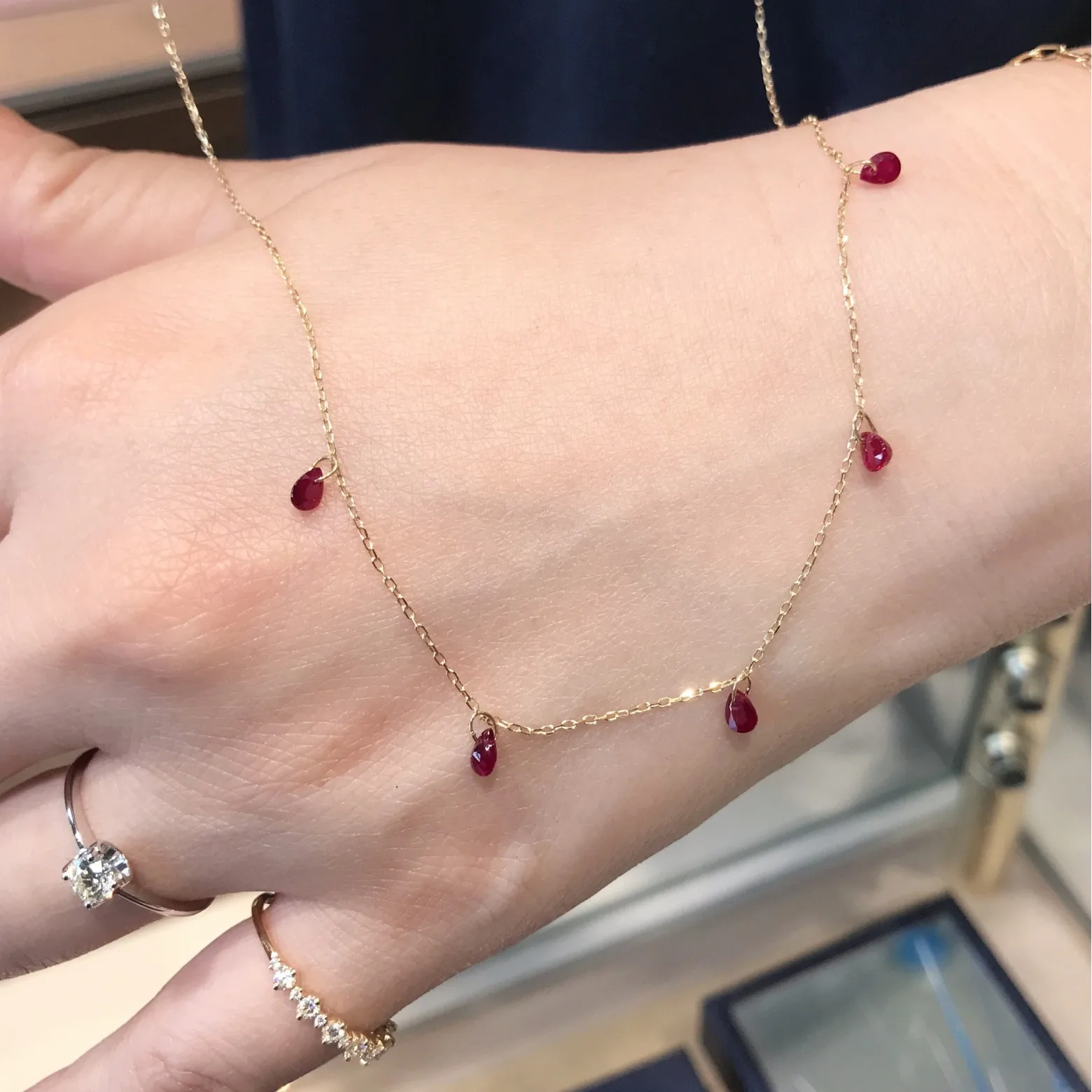 

CCFJOYAS стерлингового серебра 925 пробы с красным цирконом, ожерелье в форме капли воды для женщин, французское изысканное простое ожерелье на ключицу