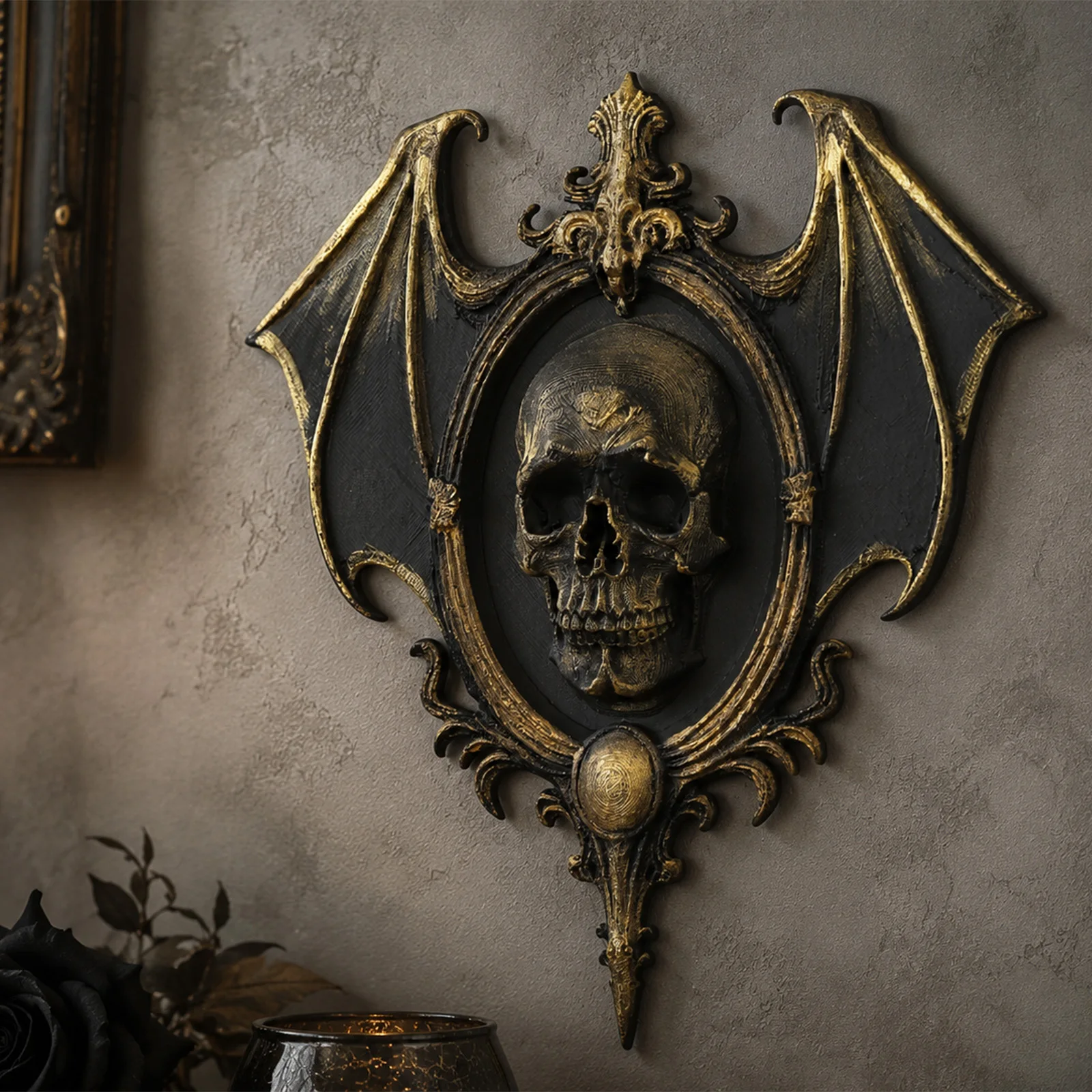 Cross-border Black Gold Bat Wing Skull Relief Wall Plaque, Vintage Baroque Gothic Carved Dark Halloween Wall Decor