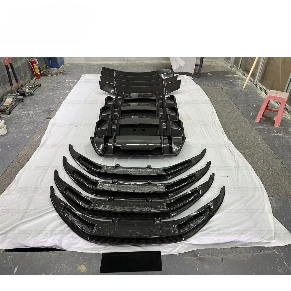 

Real Dry Carbon Fiber Body Kit V Style Front Lip for R8