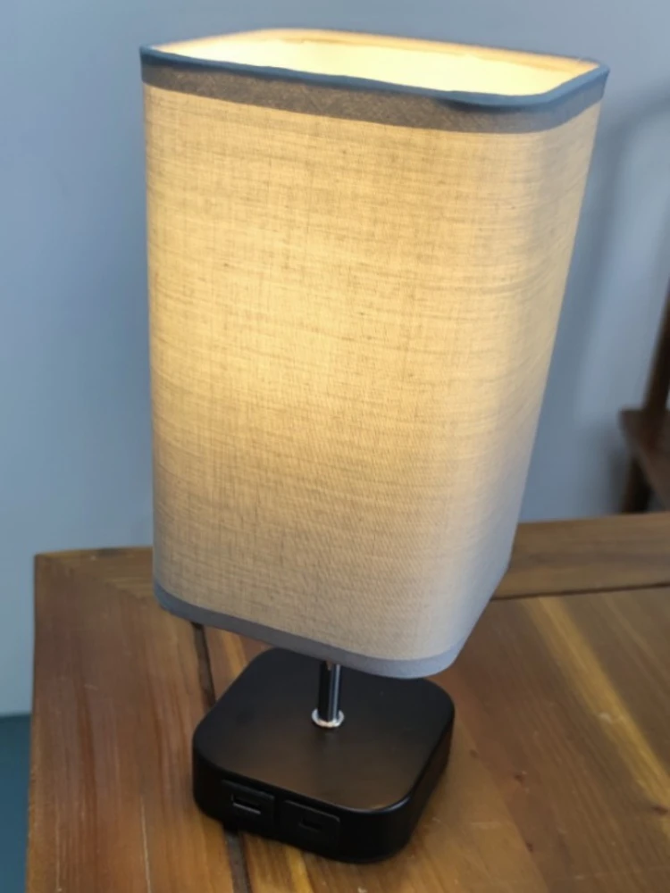 

Светодиодная прикроватная лампа, регулируемая яркость 3000 К, сенсорный переключатель, настольная лампа с расширенным портом зарядки для украшения рабочего стола в спальне