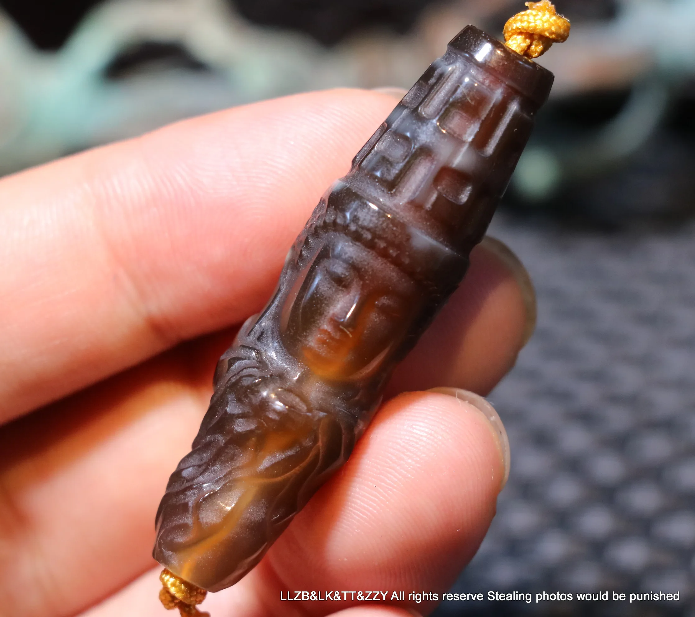 

Super Energy Tibetan Old agate OM Words Crown Sculptural Buddha Figure dZi Bead Amulet Pendant Timestown UPD2208A02