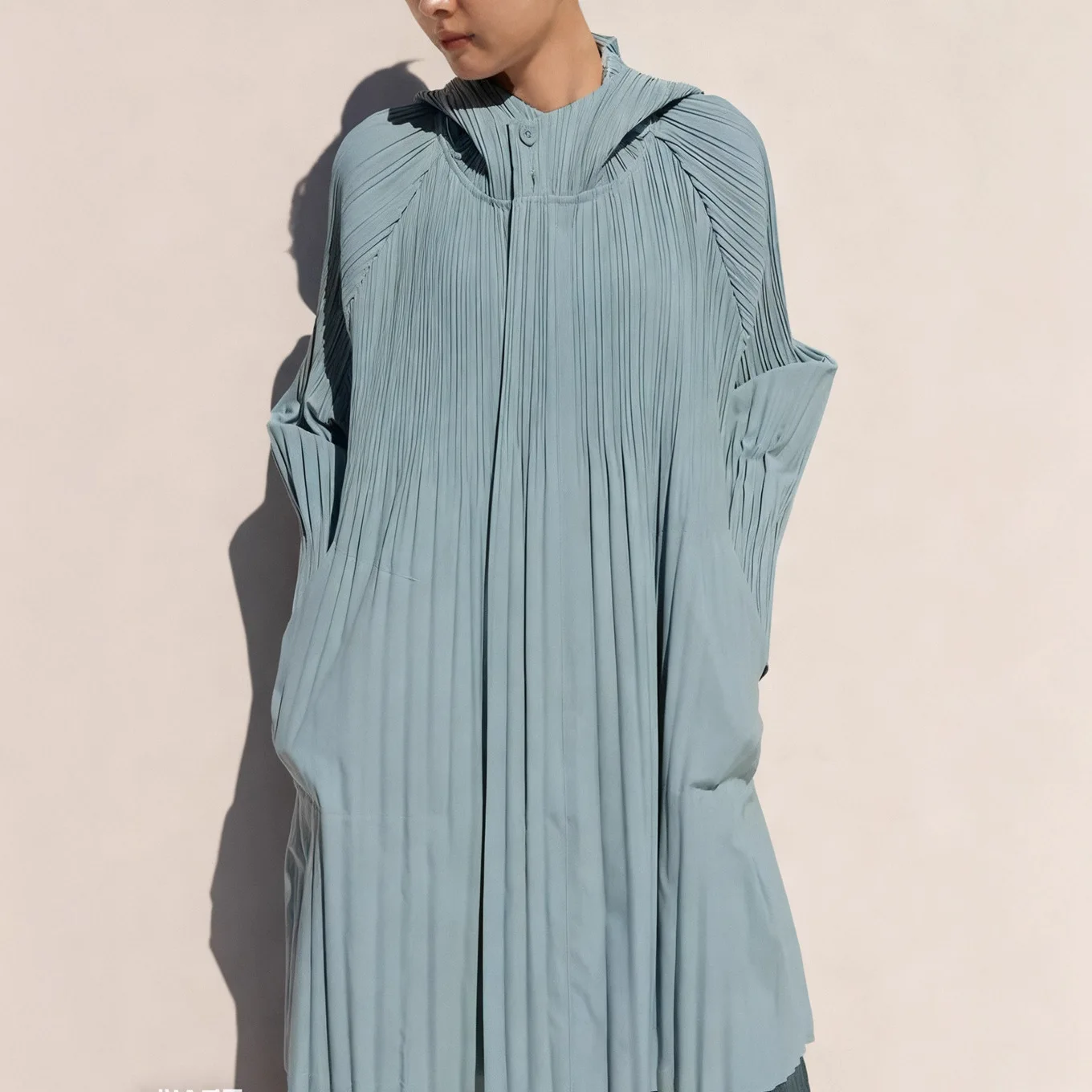 

Miyake Fold Autumn Winter 2025 New Windbreaker Medium Long Loose Fashion Large Women's Versatile Comfortable Windbreaker Pleat