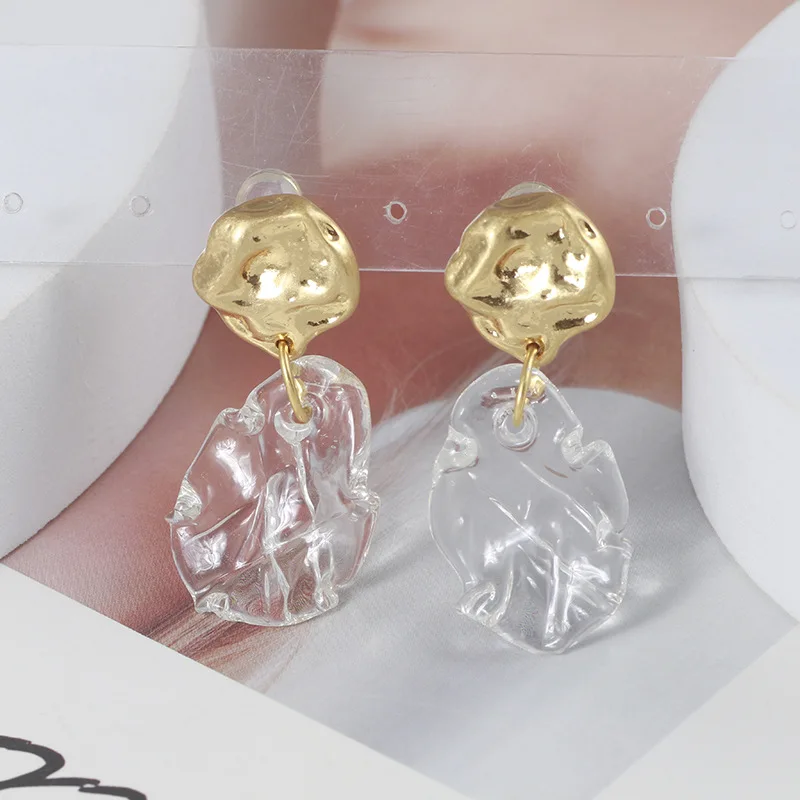 

Fashion Jewelry Geometric Irregular Wavy Pattern Disc Transparent Resin Hammer Blow Effect Earrings