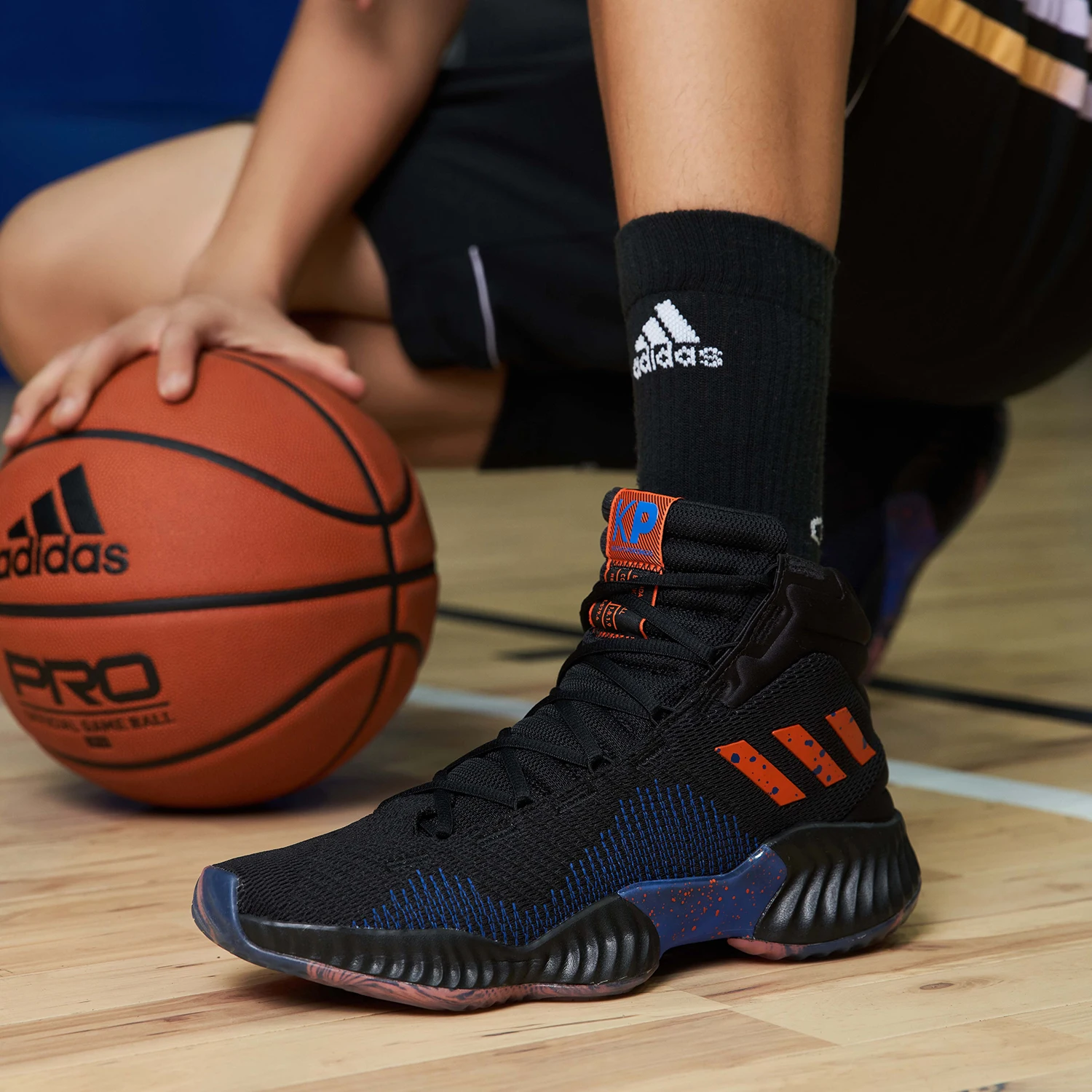 

Оригинальные баскетбольные кроссовки Adidas Pro Bounce 2018, Porzingis PE FW5744