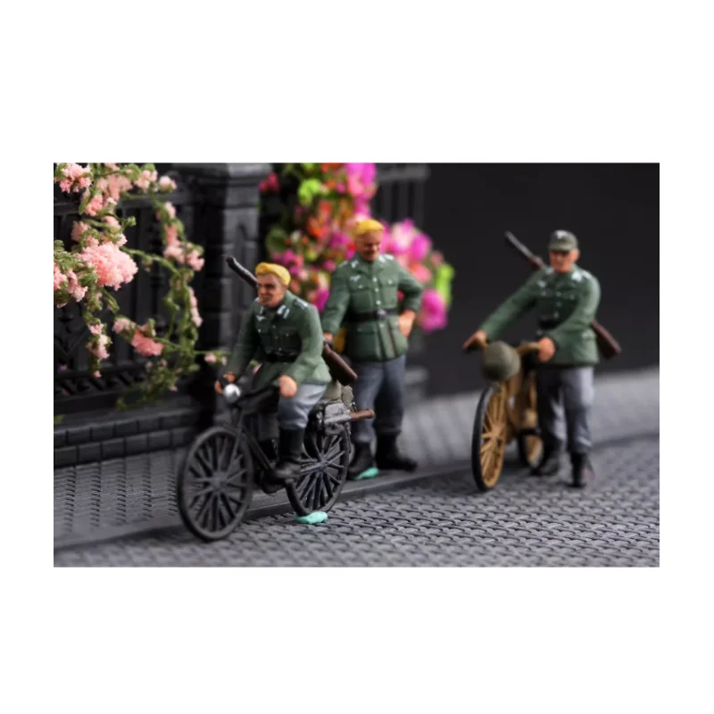 วัสดุเรซินขนาด 1:72 จักรยานเยอรมัน 3 คัน + ทหาร 3 นาย เหมาะสำหรับฉากรถถัง เฮลิคอปเตอร์ ของสะสม ของตกแต่ง