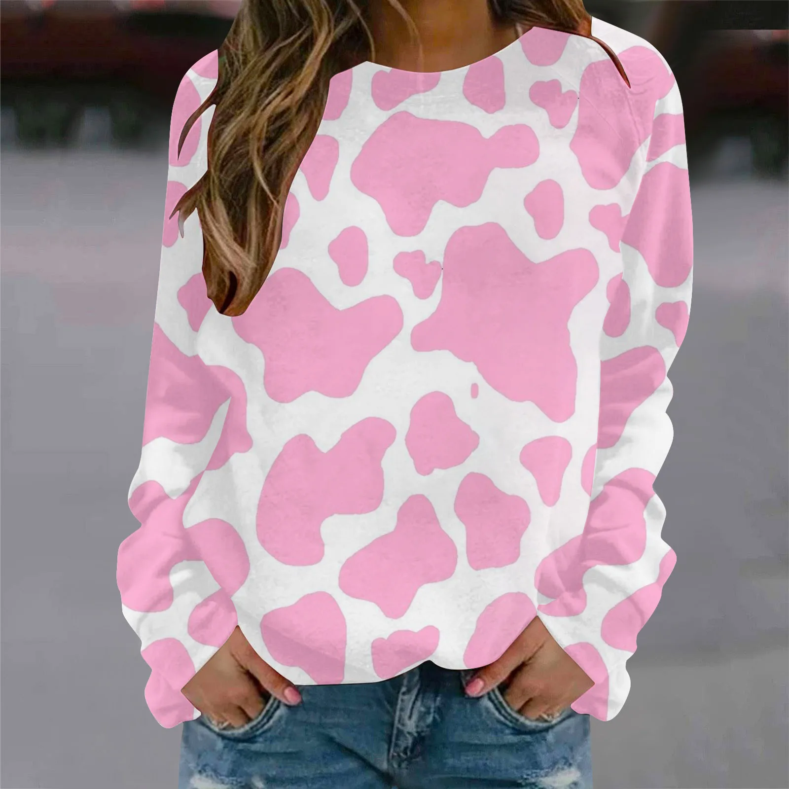 2024 European and American Christmas hoodie women\'s colorful cow pattern 3D printed round neck long sleeved T-shirt