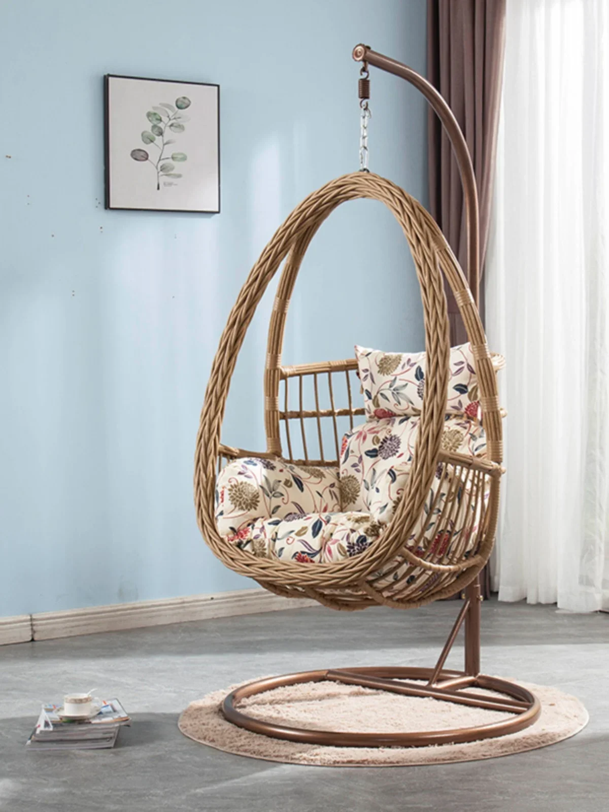 Outdoor hanging chairs, hanging baskets, swings, rattan chairs, single person balconies, bird's nest hammocks, rocking chairs