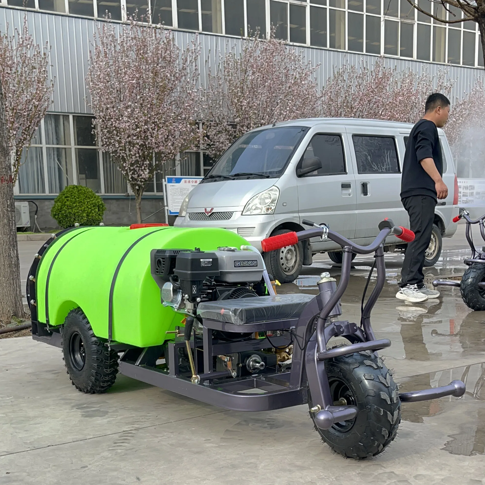 

200L Self-propelled Wind Sprayer Artificial Orchard Spraying Robot Multifunctional Riding Type Spraying Machine