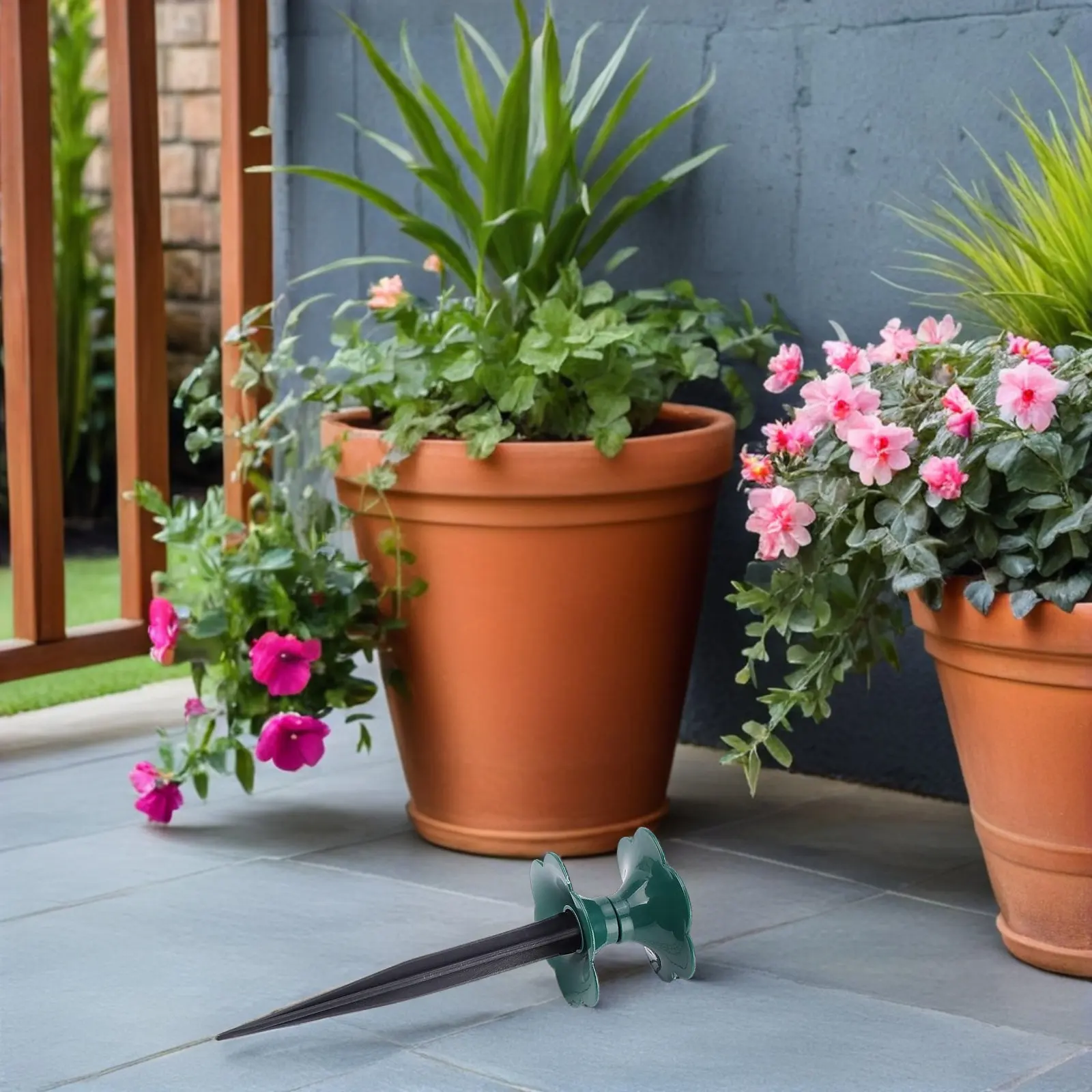 

Комплект из 2 пластиковых держателей для садового шланга: направляющие для шланга, фиксаторы для газона, защита от летней жары