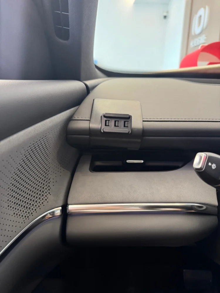 Custom‑Fit Car Phone Mount Base for 2025‑2026 Changan Nevo Q07 PHEV, Damage‑Free Sticker Installation, Unobstructed Driving‑View