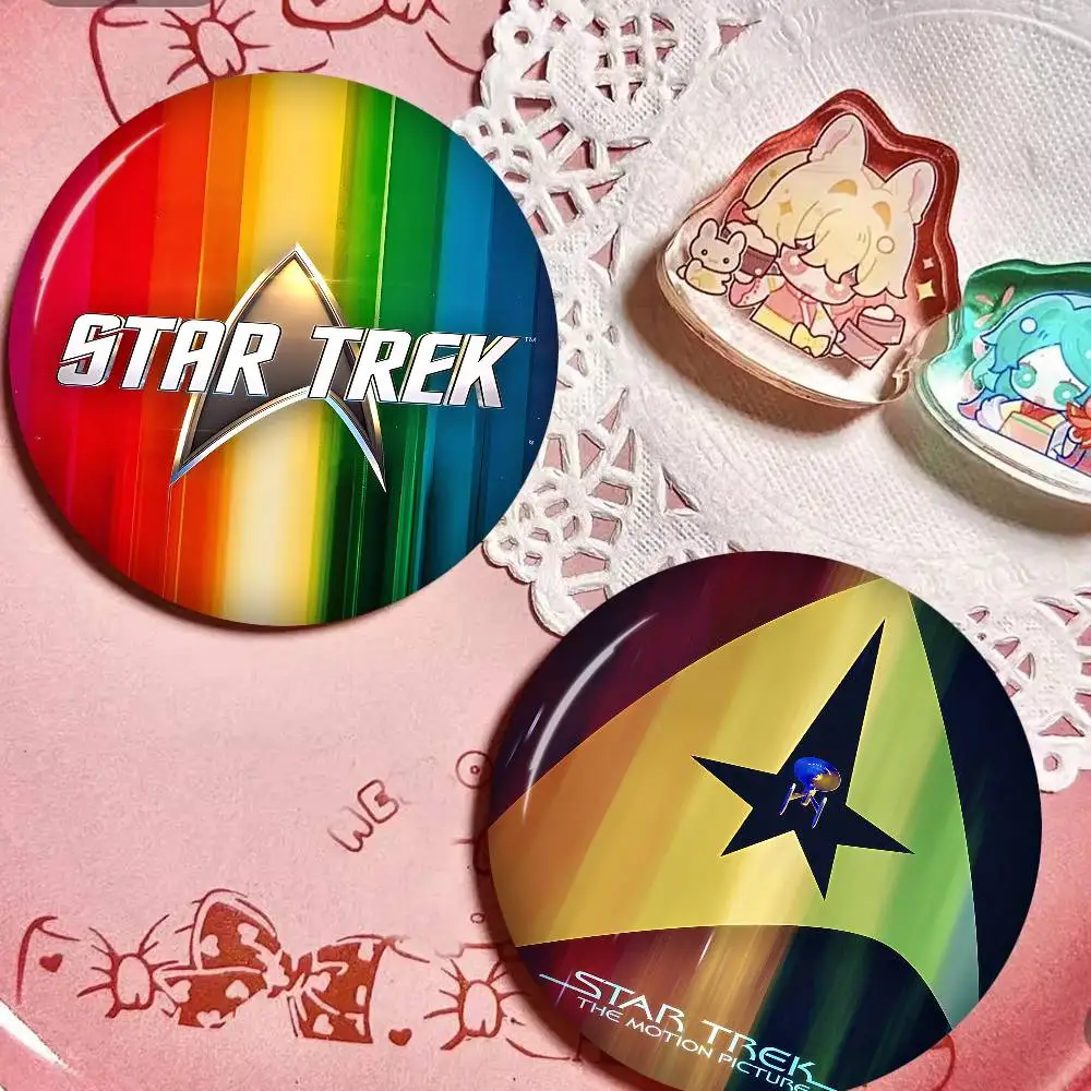 Film S-Star T-Trek Cartoon Brooches Anime Badge Round Handmade Brooch Lapel Pins Jewelry For Backpack Clothes Gifts