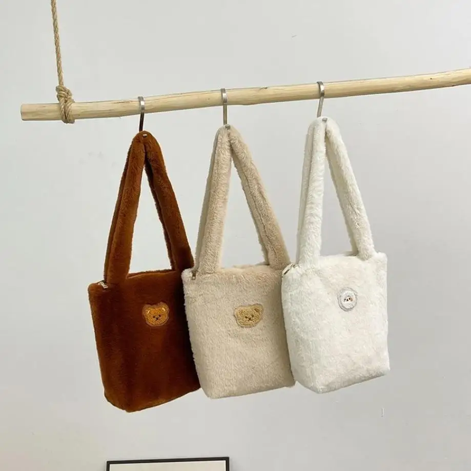 Bolso tipo cubo grande de felpa para otoño invierno 2026 - imagen 2