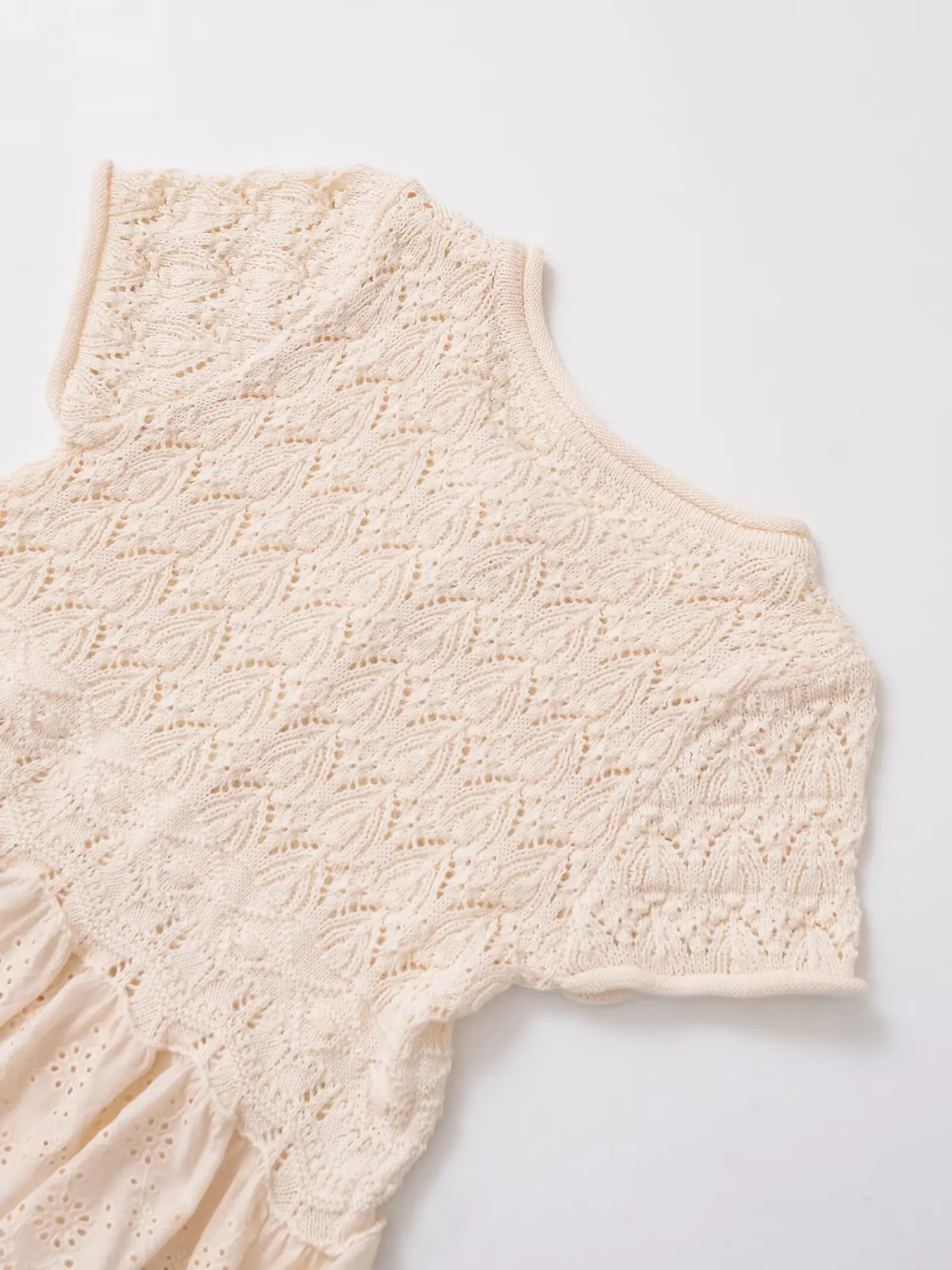 2025年夏新作 レディース カジュアル 可愛い 多機能 刺繍 切り替え フックフラワー 透かし編み ラウンドネック トップス