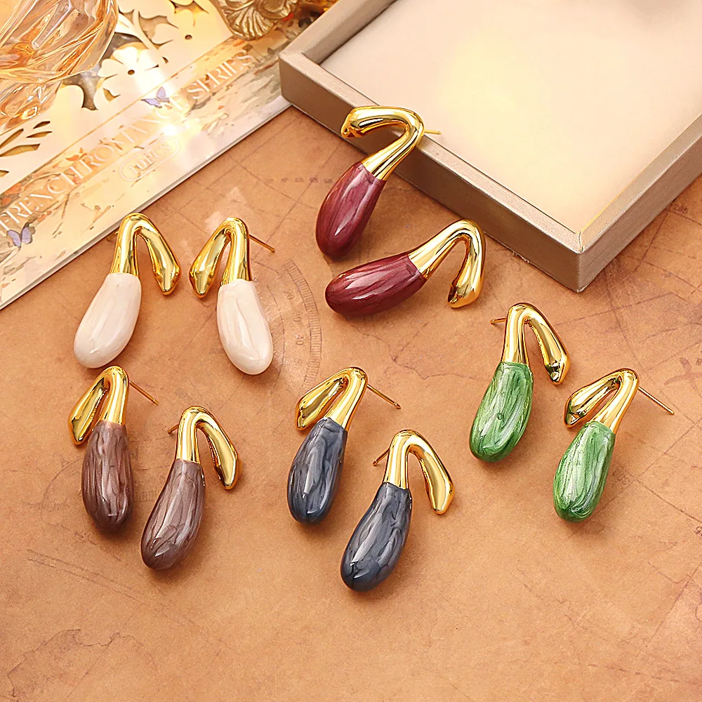 

Fashionable and exquisite irregular earrings, high-end and cold style earrings, niche light luxury design, oil-drop earrings