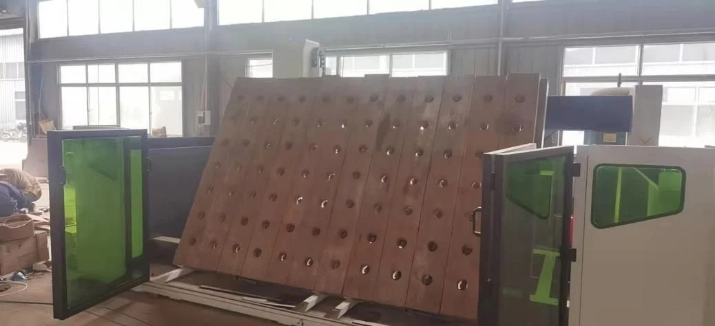 Serra de cinco eixos para cortar bancadas de cozinha, rotação da cabeça de esquadria de 45 graus, esquadria de 360 graus e 0-9 graus em qualquer ângulo