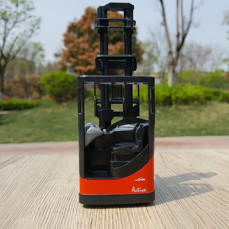 1:25 Scale Linde R14 R16S Electric Reach Stacker Alloy Forklift Static Model