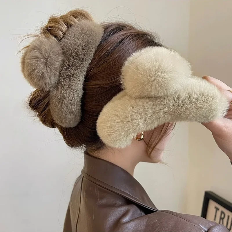 Pinza para el pelo de cangrejo grande de piel a la moda, pinzas en forma de garra para el pelo de conejo para niñas, pasadores traseros, coleta de felpa bonita, accesorios para el cabello para mujeres