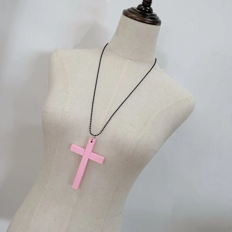 Bestseller Kreuz-Engelsflügel-Halskette Jesus Christus Anhänger Choker Retro-Schmuckstil Natürliches Holz-Amulett