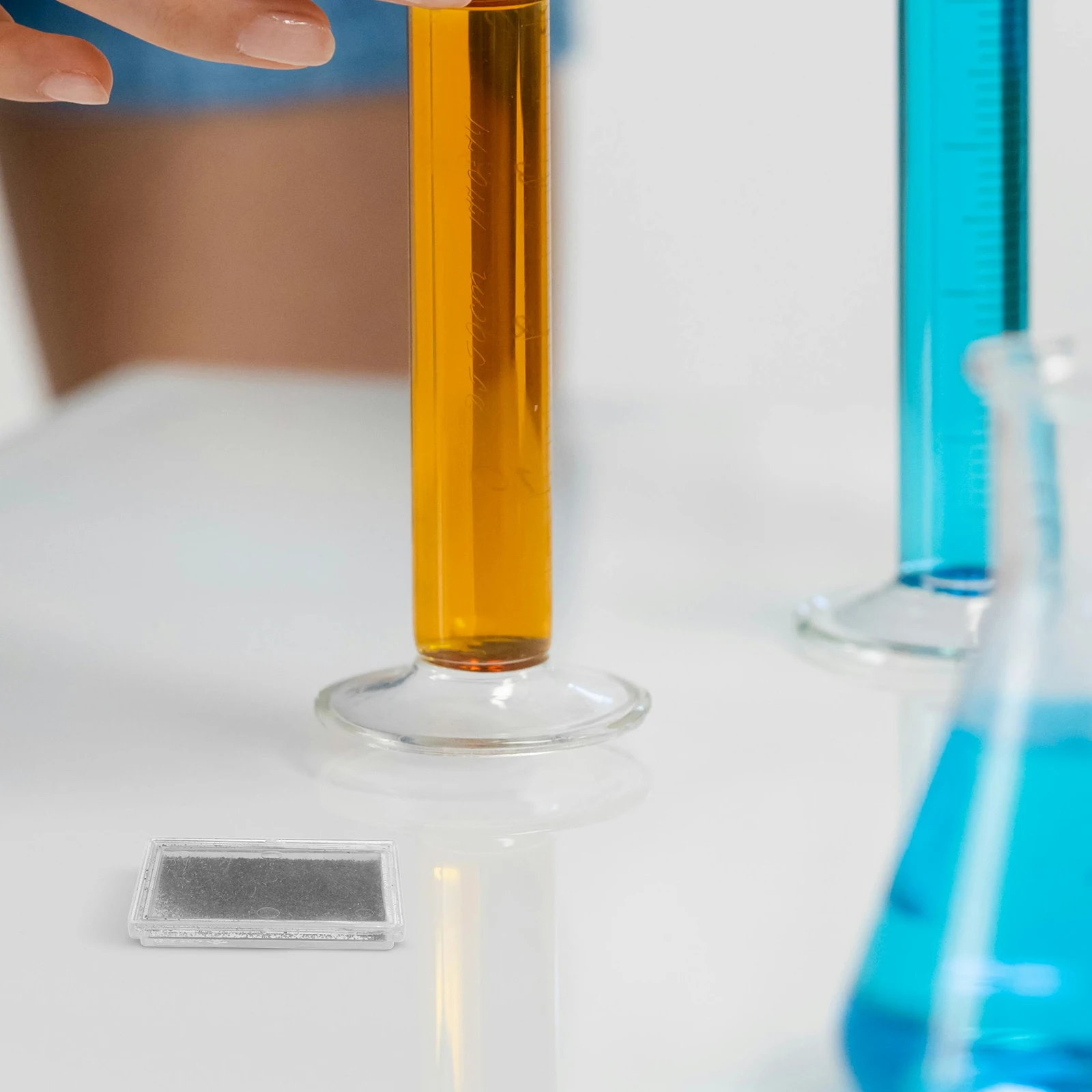 

Iron Powder Magnetic Box Versatile Magnetic Field Demonstrator for Educational Science Experiments and Physics Instruments