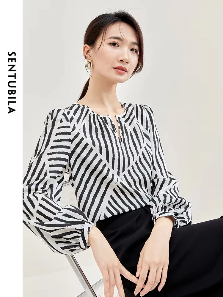 SENTUBILA 2024 Autumn Chiffon Shirts Women Pullovers Tops Casual Fashion Striped Slimming O-Neck Long Sleeve Blouses 133V51304