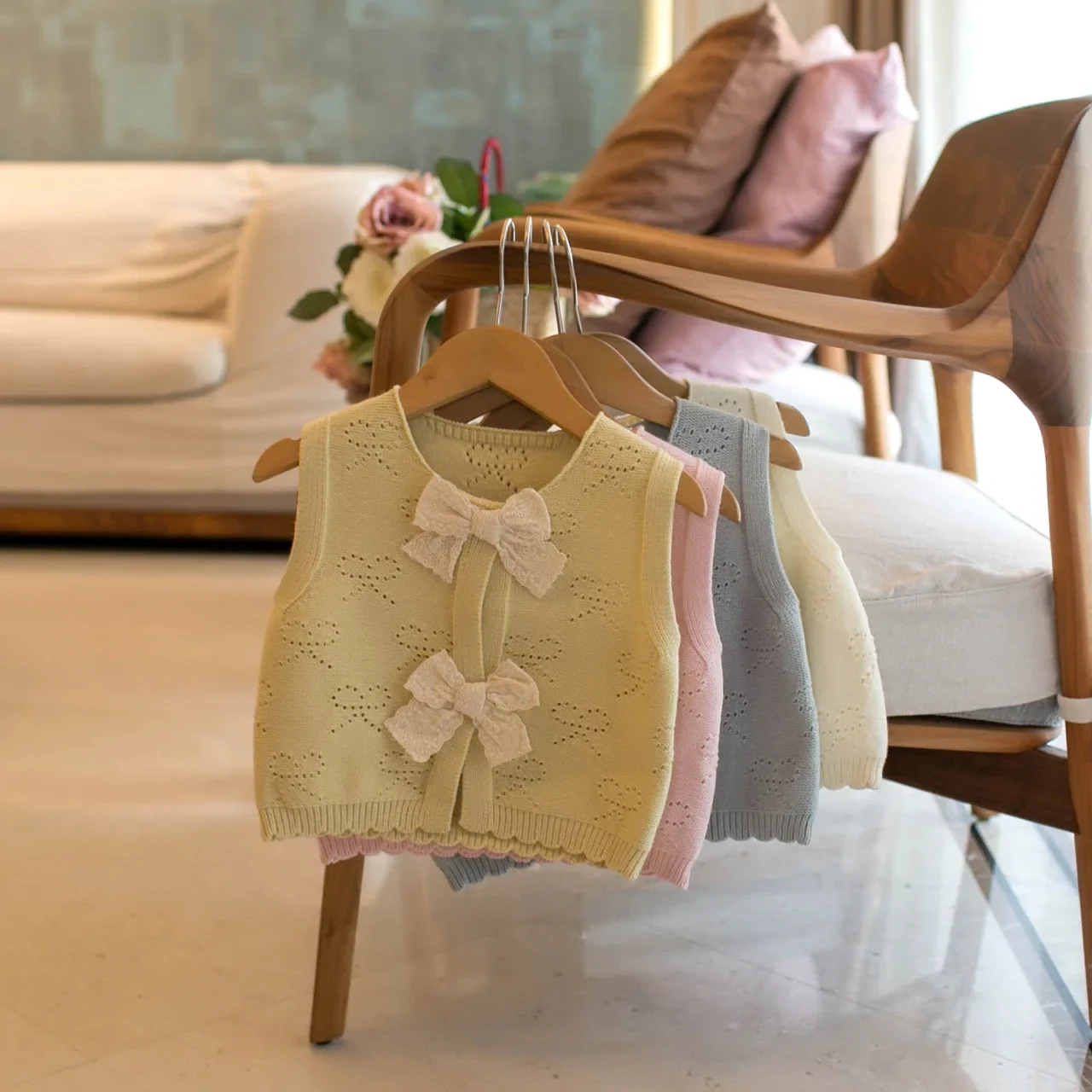 

Новый трендовый тонкий вязаный жилет принцессы с узлом-бабочкой спереди, супер красивый жилет без рукавов с круглым вырезом для девочек, шикарные топы