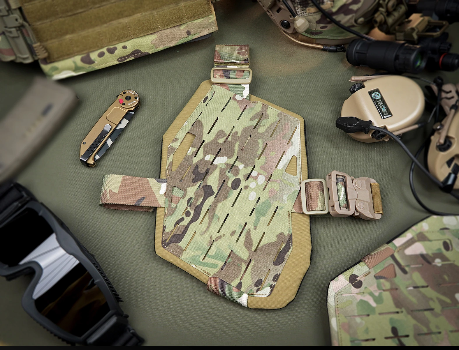 plaque-molle-diagonale-tactique-plaque-de-jambe