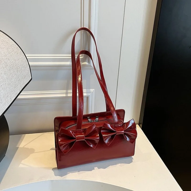 

Famous Designer Leather Women's Shoulder Bag High-End Luxury Brand Fashionable Elegant Crossbody Stylish Accent Daily Bag​